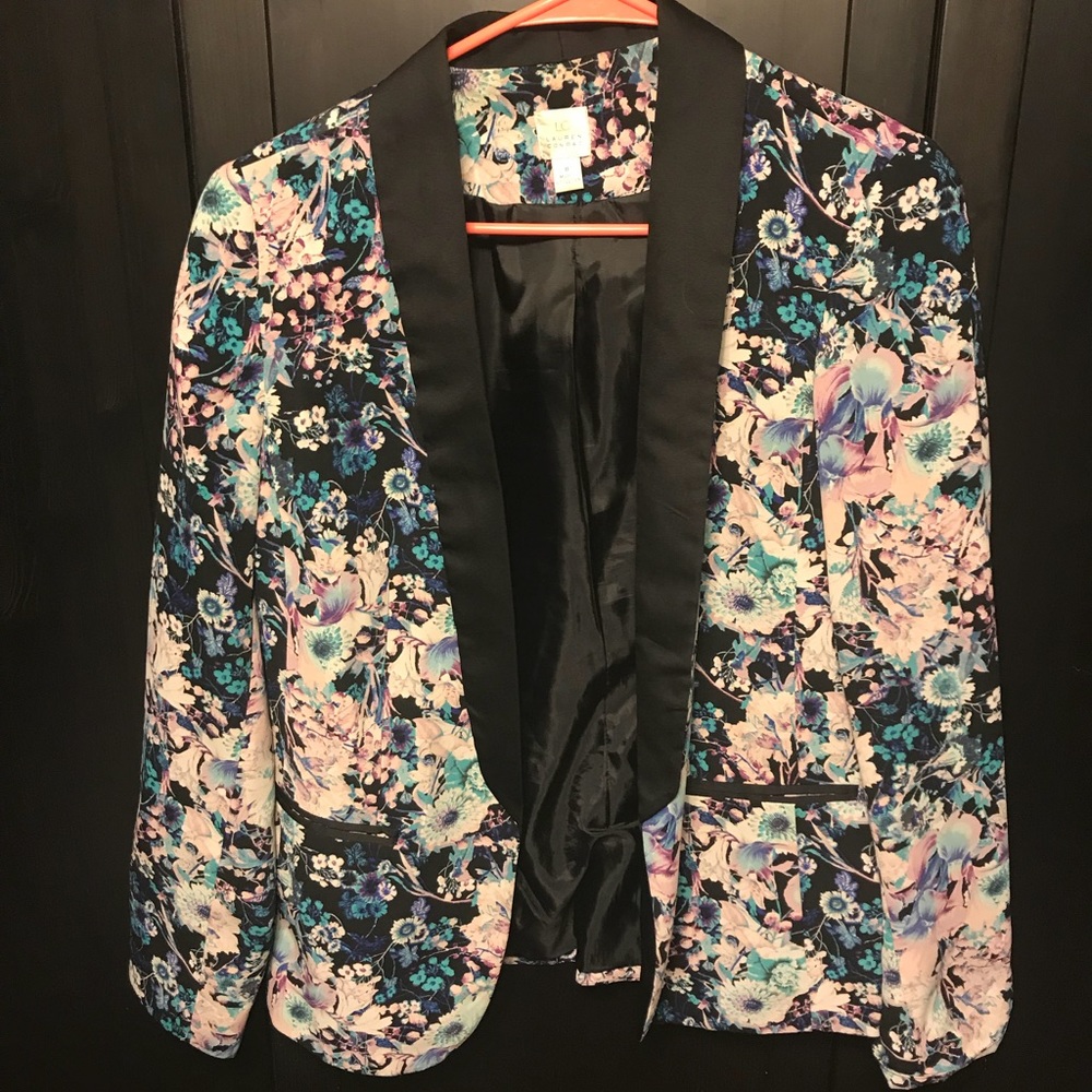 Floral 🌺 Blazer 🌺